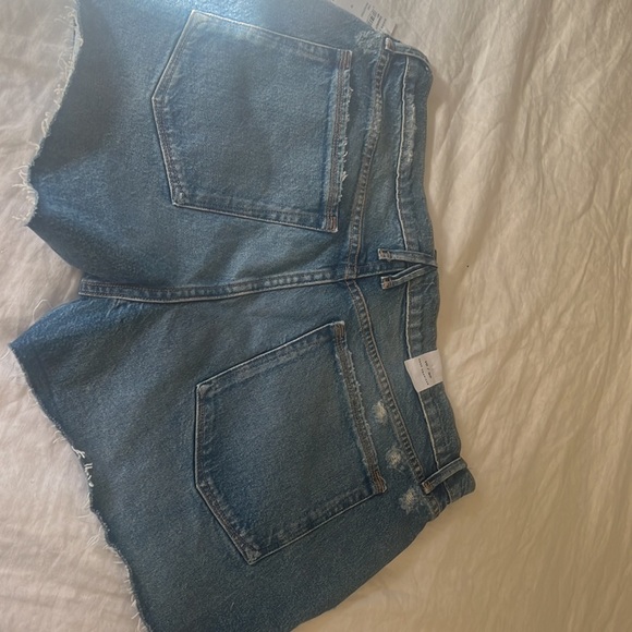 Ordered the wrong size. Never been worn or out on. - Picture 5 of 5